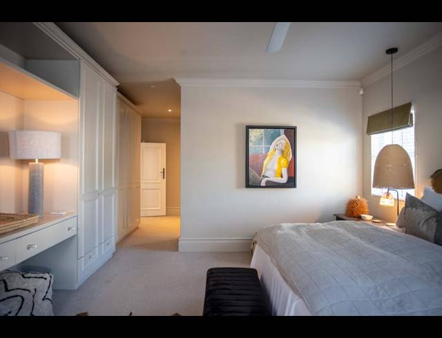 6 BEDROOM HOUSE FOR SALE IN SEASIDE LONGSHIPS